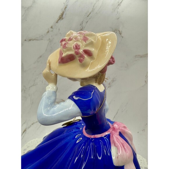 Royal Doulton Mary HN3375 Figure of the Year 1992 England EXCELLENT CONDITION - Picture 8 of 14